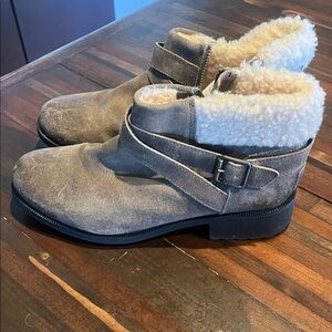 UGG Benson Ankle Boots size 10